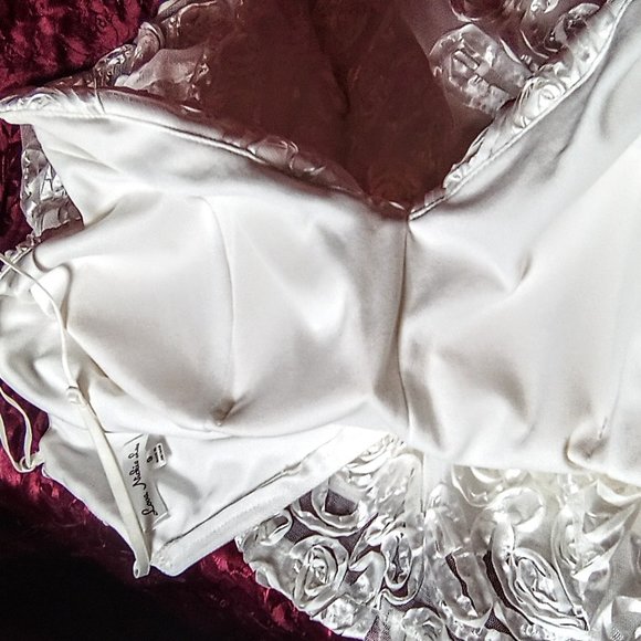 Winter White Lace Formal - Picture 7 of 12